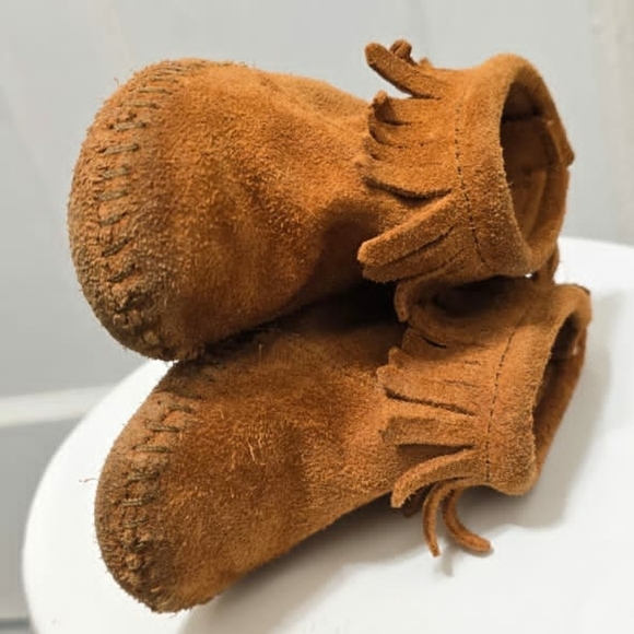 MINNETONKA Infants/Toddlers Suede Leather Indian Moccasins Soft Sole Bootie  🌴✌ - Picture 5 of 7